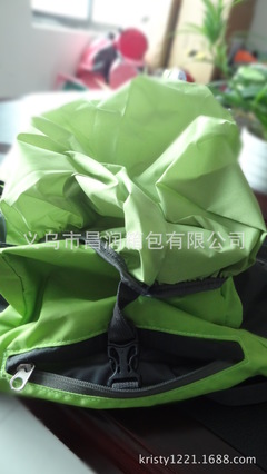 义乌箱包工厂 专业生产登山包、工具包与购物袋系列产品解析