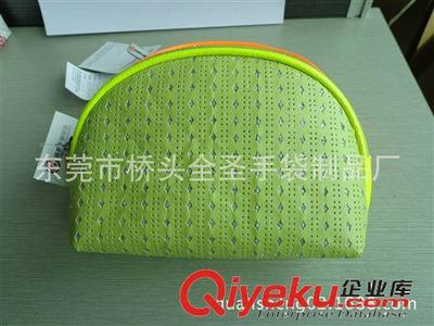 淘宝明星化妆包揭秘 东莞工厂直供韩版半圆包，小空间大收纳魅力